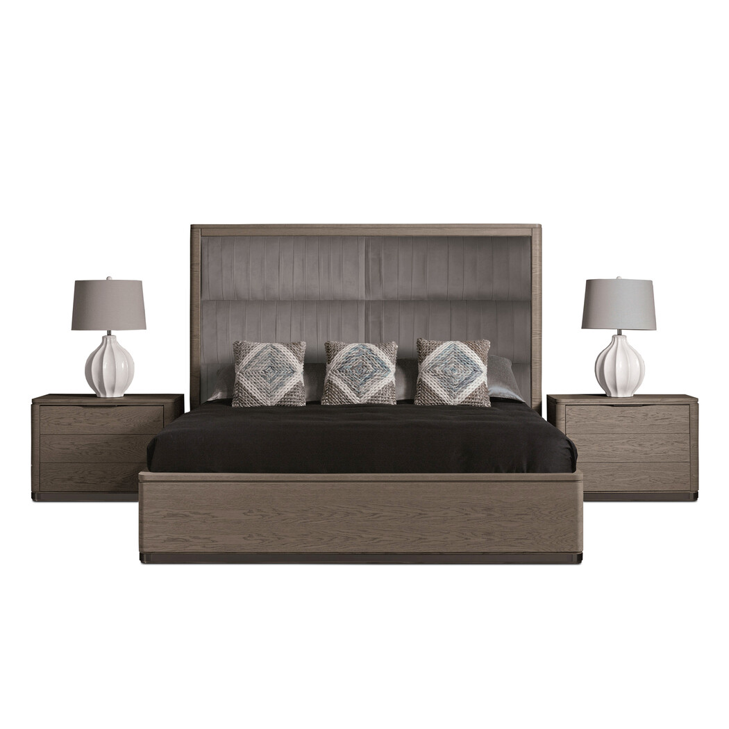 UPHOLSTERED QUEEN SIZE BED